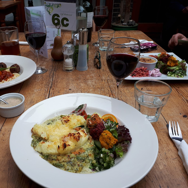 Amandines Cafe Restaurant