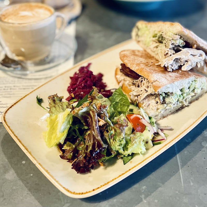 Bungaroosh Cafe Bistro
