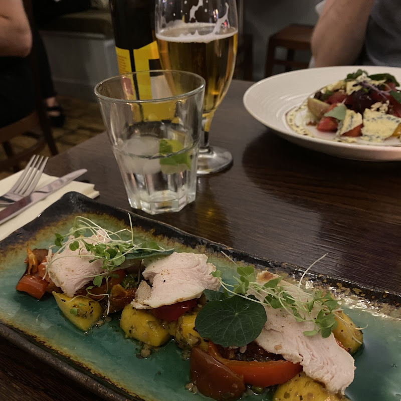 Cafe No.8 Bistro