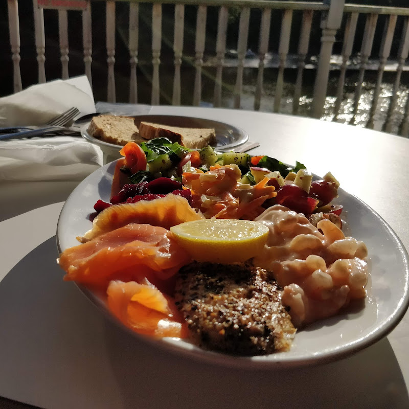 Catch of the Day Fishmongers and Fishermans Rest Cafe