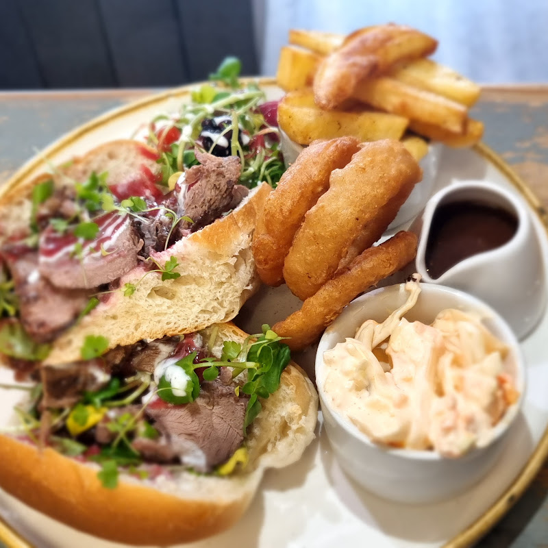 Charlie's Bistro, BOOKING ESSENTIAL