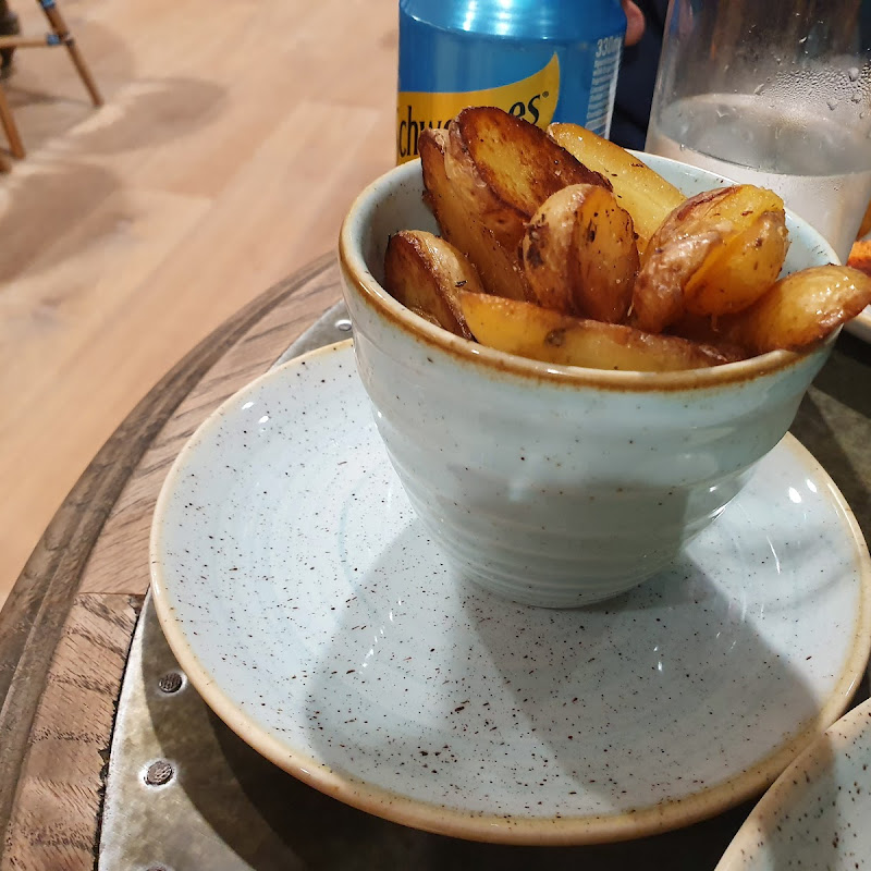 Charlie's Bistro, BOOKING ESSENTIAL photo 3