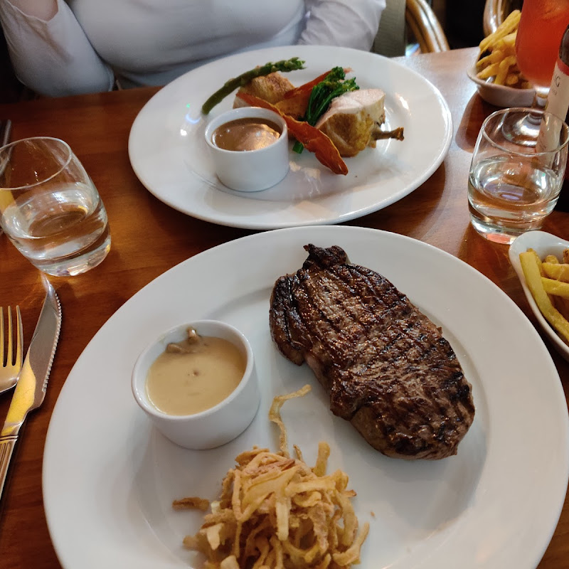 Courtneys Steakhouse photo 1