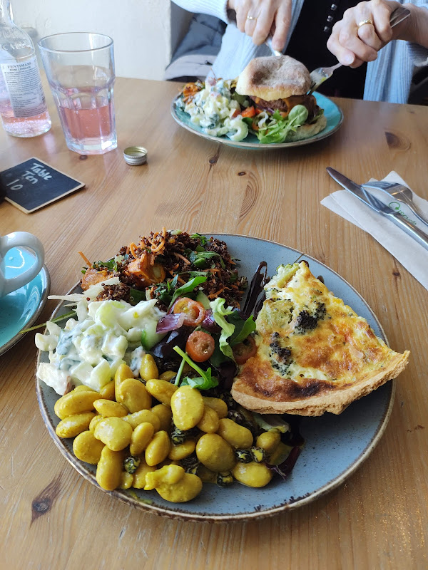 Fellinis Restaurant photo 5