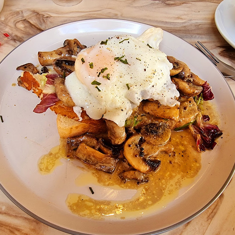 Gigi's Bar & Bistro