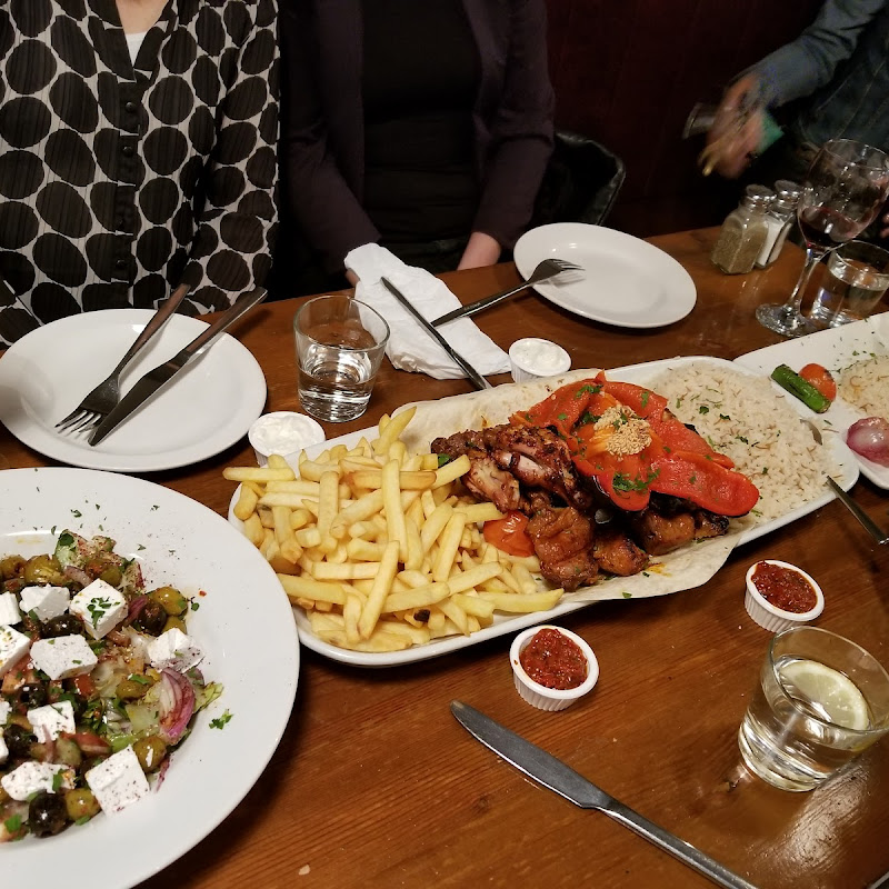 Gustum Bar & Restaurant