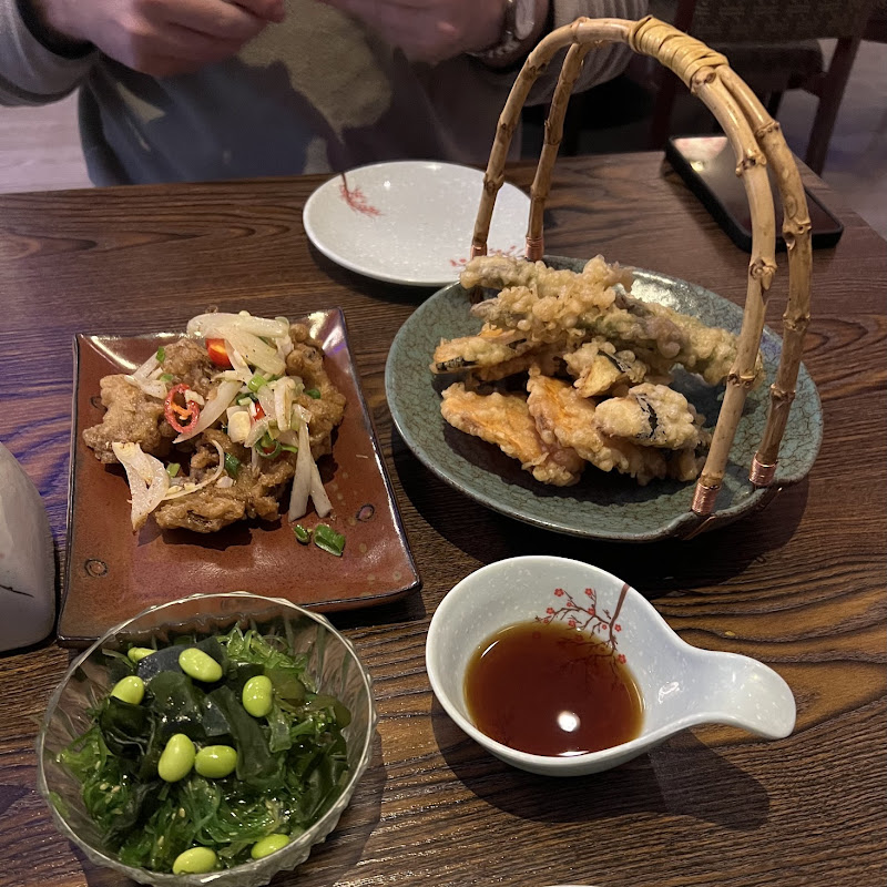 Hikari Sushi and Noodle Bar