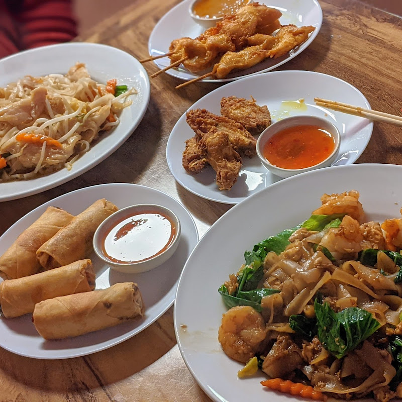 Hot Moon Thai Kitchen