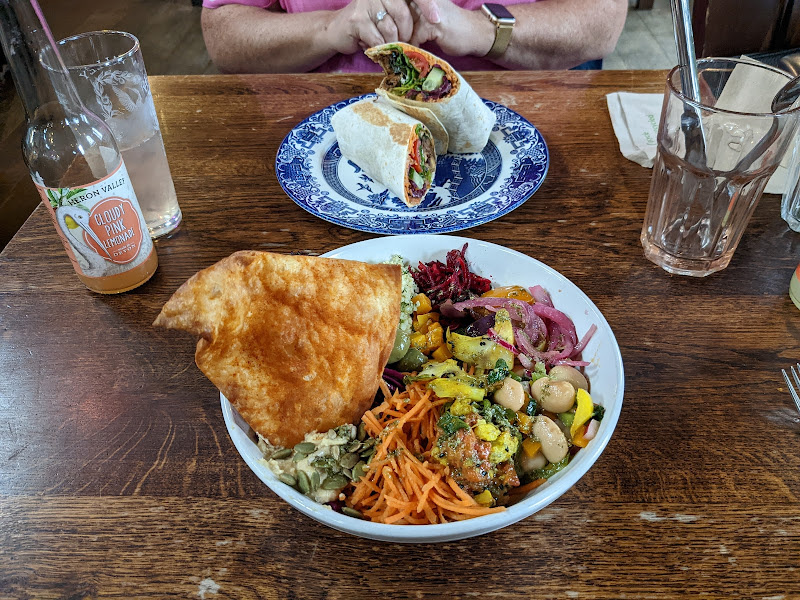 How On Earth Vegan Deli photo 4