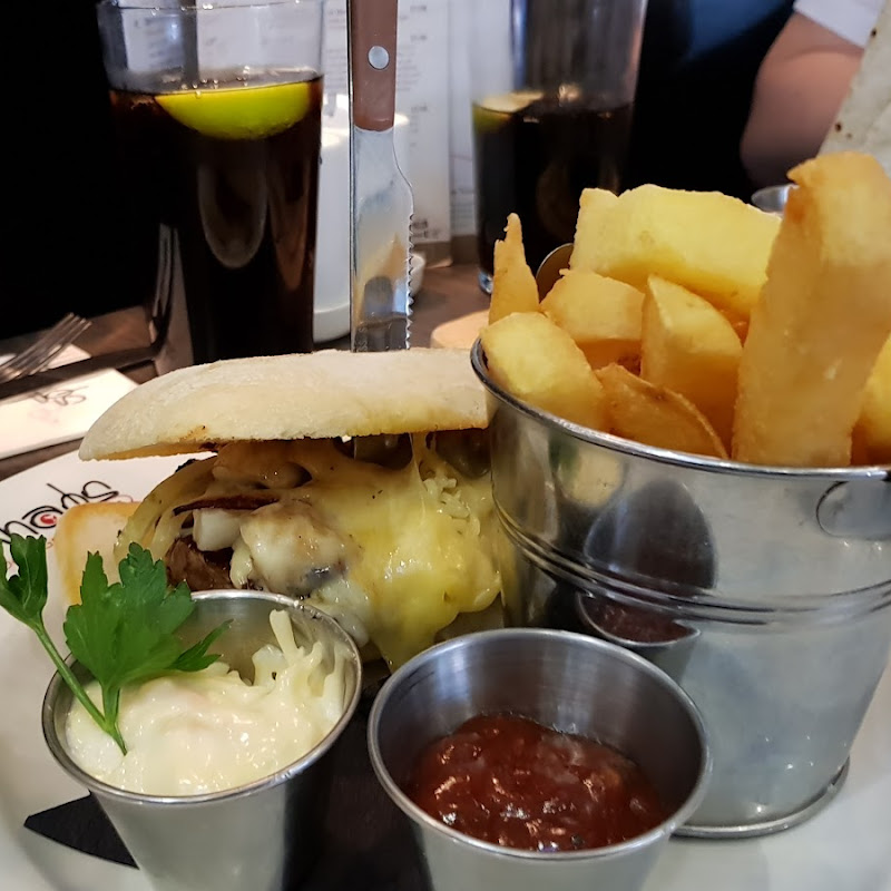 Knags Bar and Grill