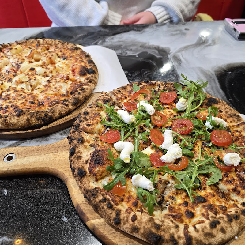 La fiamma stone baked pizza