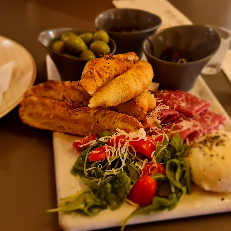 Lolis Mediterranean Restaurant photo 2