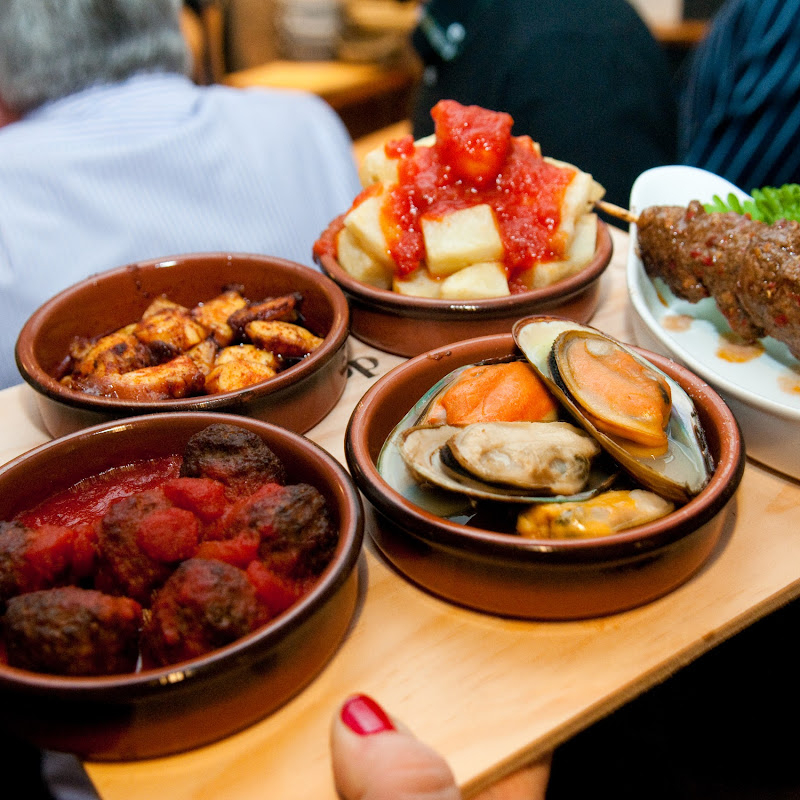 Los Reyes Tapas & Wine Bar photo 1