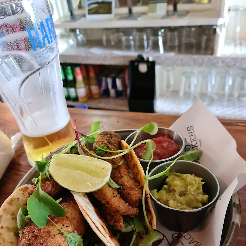 Macken's Bar