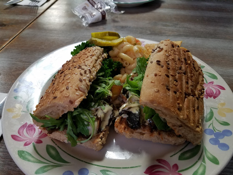 Mia's Meals - Falafel Bar - Kosher Vegan photo 2