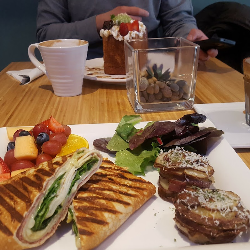 Mitsu Sweet Cafe & Sushi