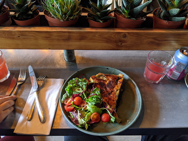 MONELLIS Sourdough Gourmet Pizza photo 3