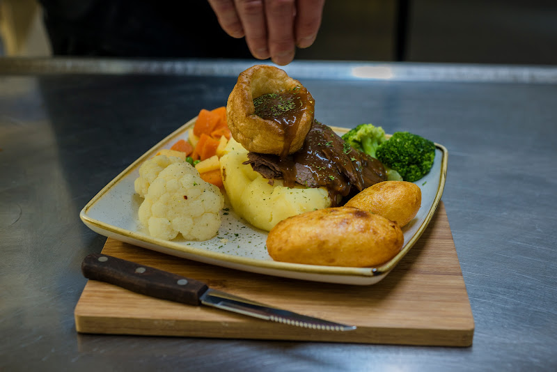 Moy Larder photo 5