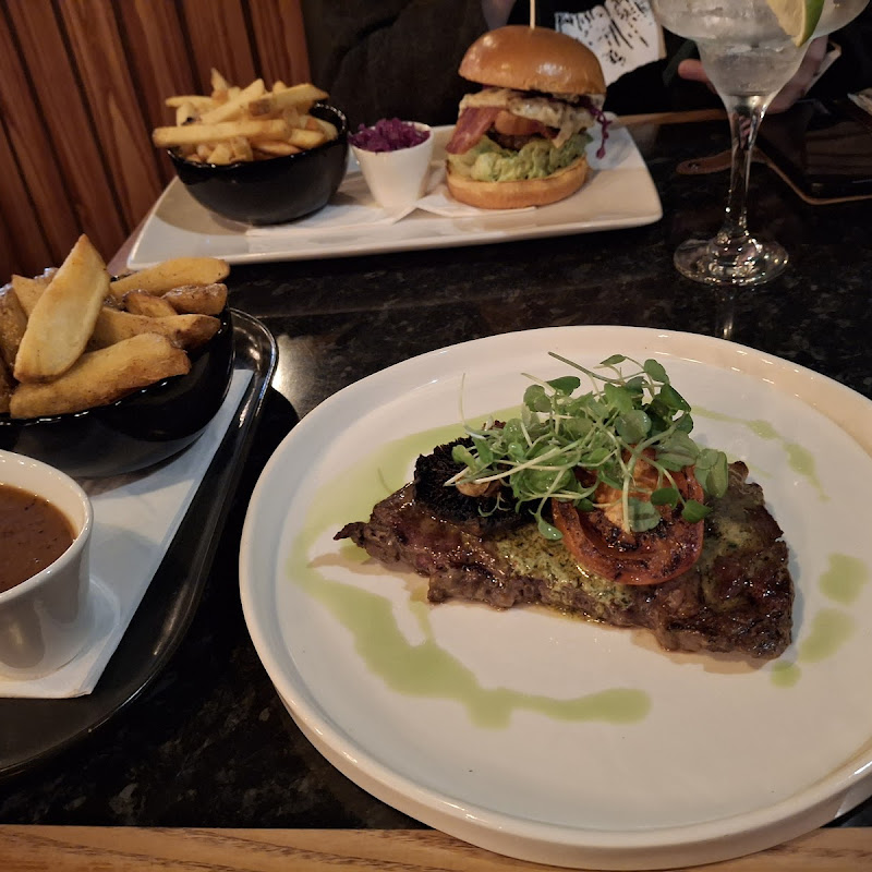 Nouveau Restaurant + Bar photo 1