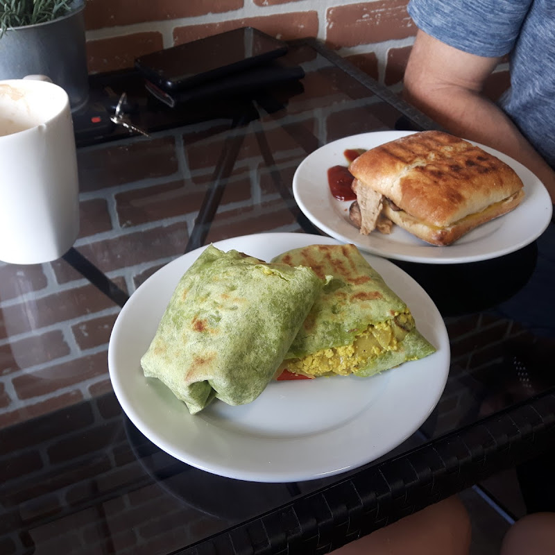 Pineapple Express Smoothie Bar & Bistro