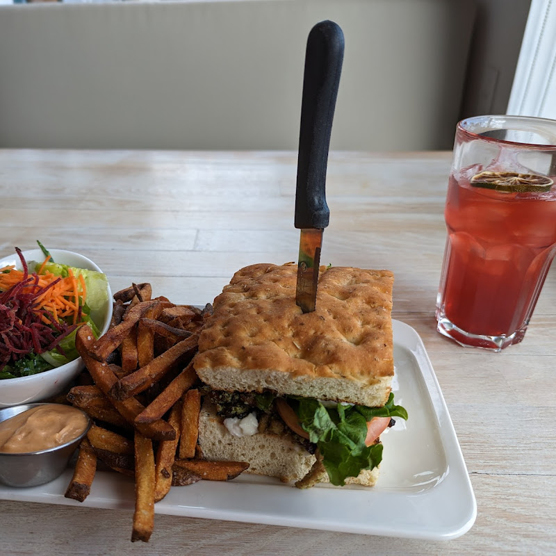 Pineapple Express Smoothie Bar & Bistro photo 3