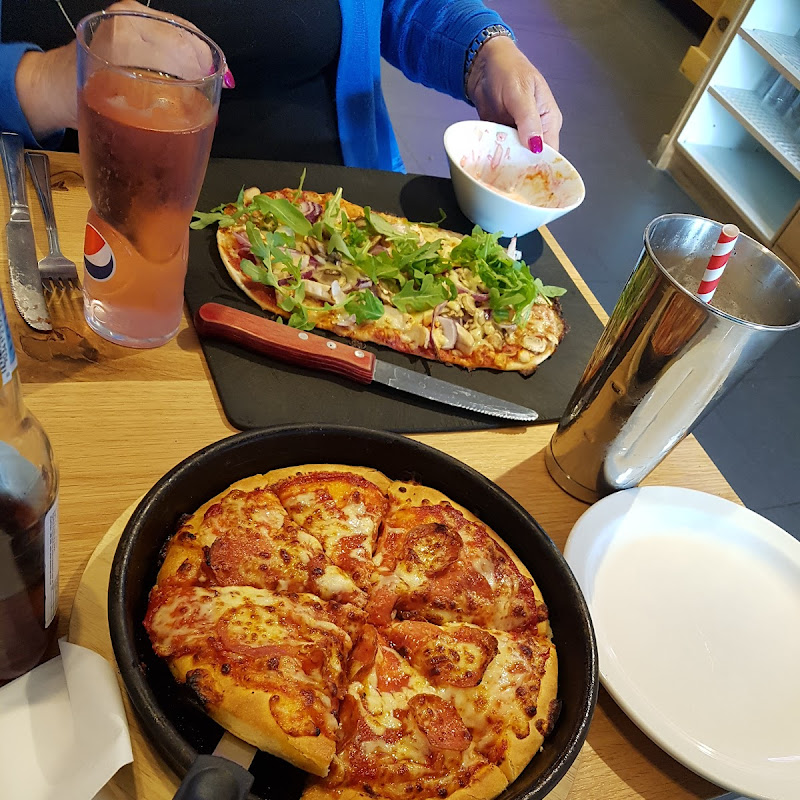 Pizza Hut photo 2