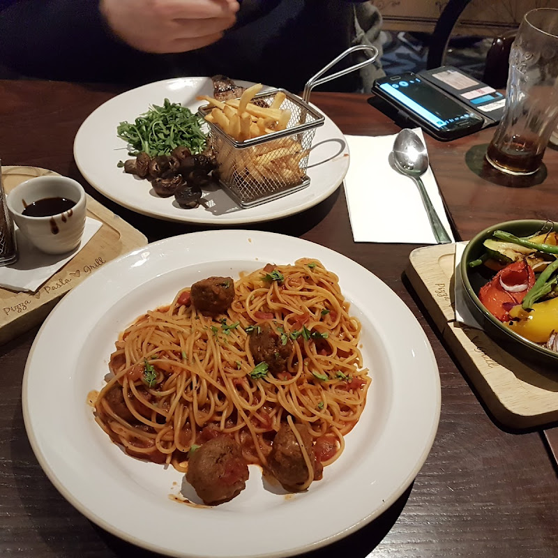 Quod Restaurant & Bar photo 2