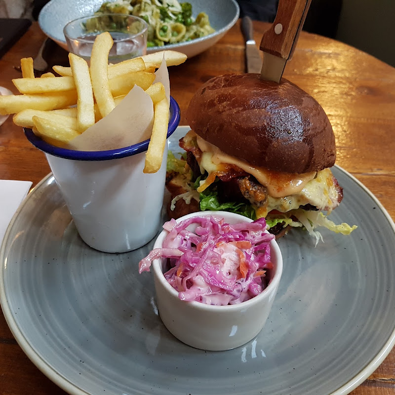 Riverhill Cafe, Bar & Restaurant