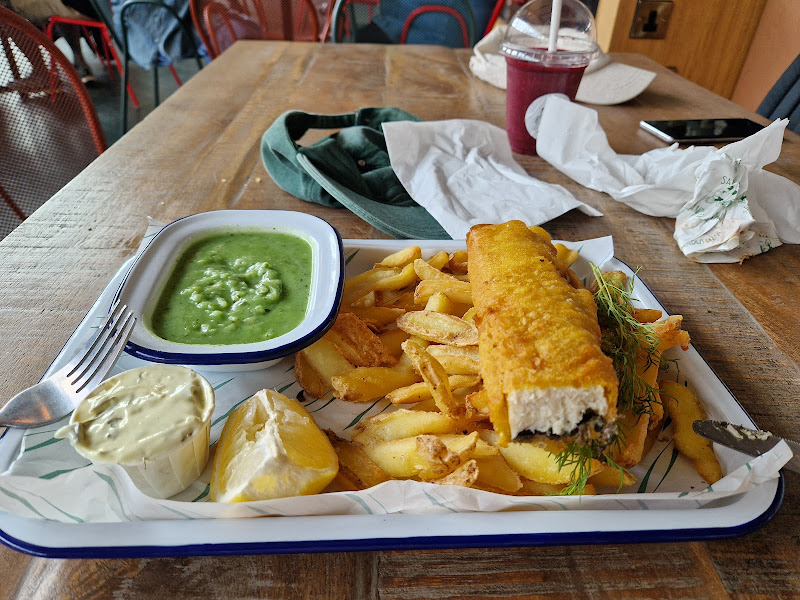 Salt and Earth Bistro & Bar - Wayfind Pennant Park photo 3