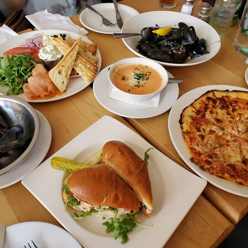 Salt Shaker Deli & Inn
