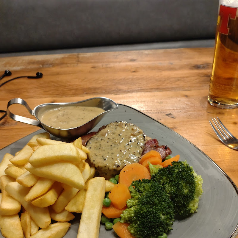 Sharkys Bar and Diner photo 1