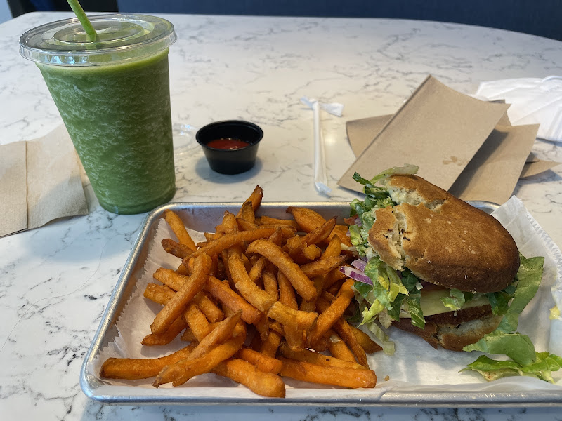 Simply Green Cafe photo 3
