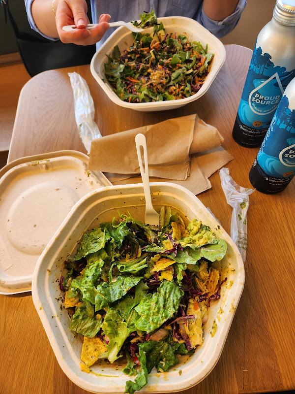 sweetgreen photo 1