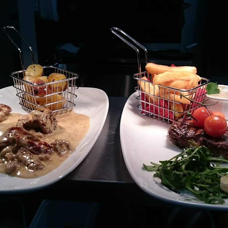 The Cobbles - Freehouse & Dining