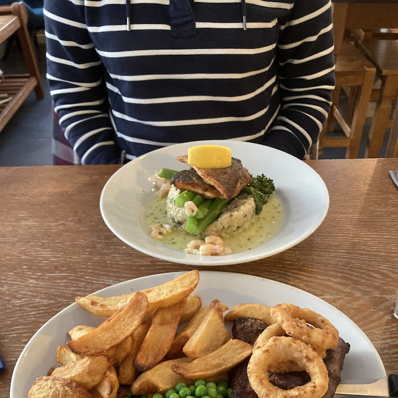 The Driftwood Bar & Restaurant