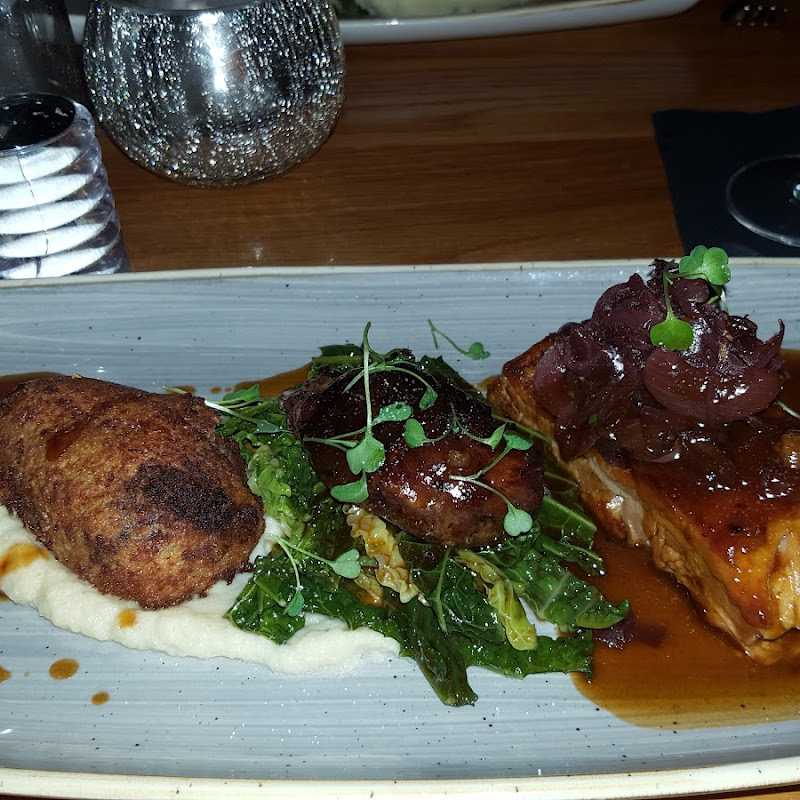 The Fox & Willow