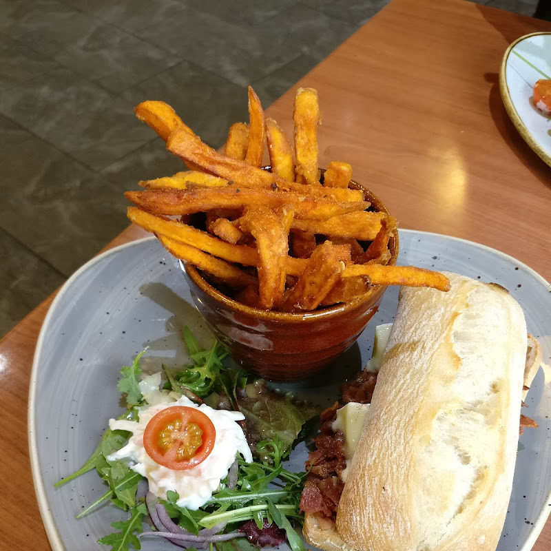 The Red Berry Coffeehouse & Eatery