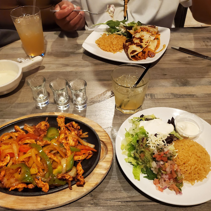 Two Compadres Taqueria Bar & Grill photo 3