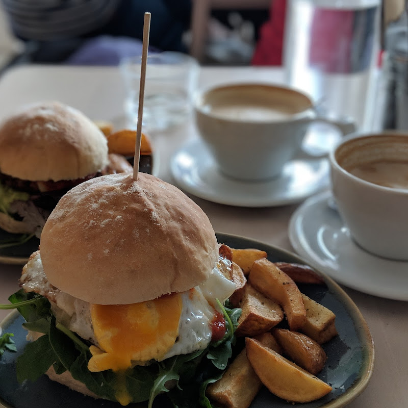 Vanessa Delicatessen & Café photo 2