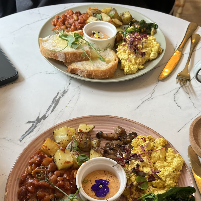 Wayland’s Yard Coffee & Brunch Cafe / Diner photo 2