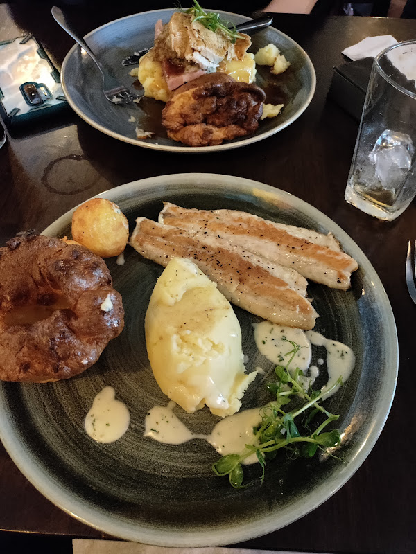 Windsor Bar and Restaurant photo 3