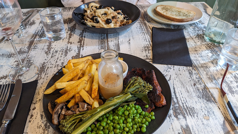 Yaaze Bistro Cafe & Meze Bar photo 4